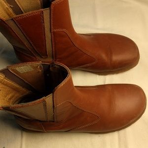 BOGS Pearl leather slip-on ankle boots